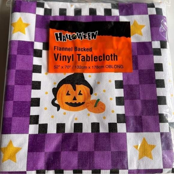 Walmart Set of 2 Halloween Vinyl Tablecloths with Flannel Backs - Picture 2 of 6